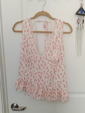 wild fable White Floral Ruffle V-Neck Camisole